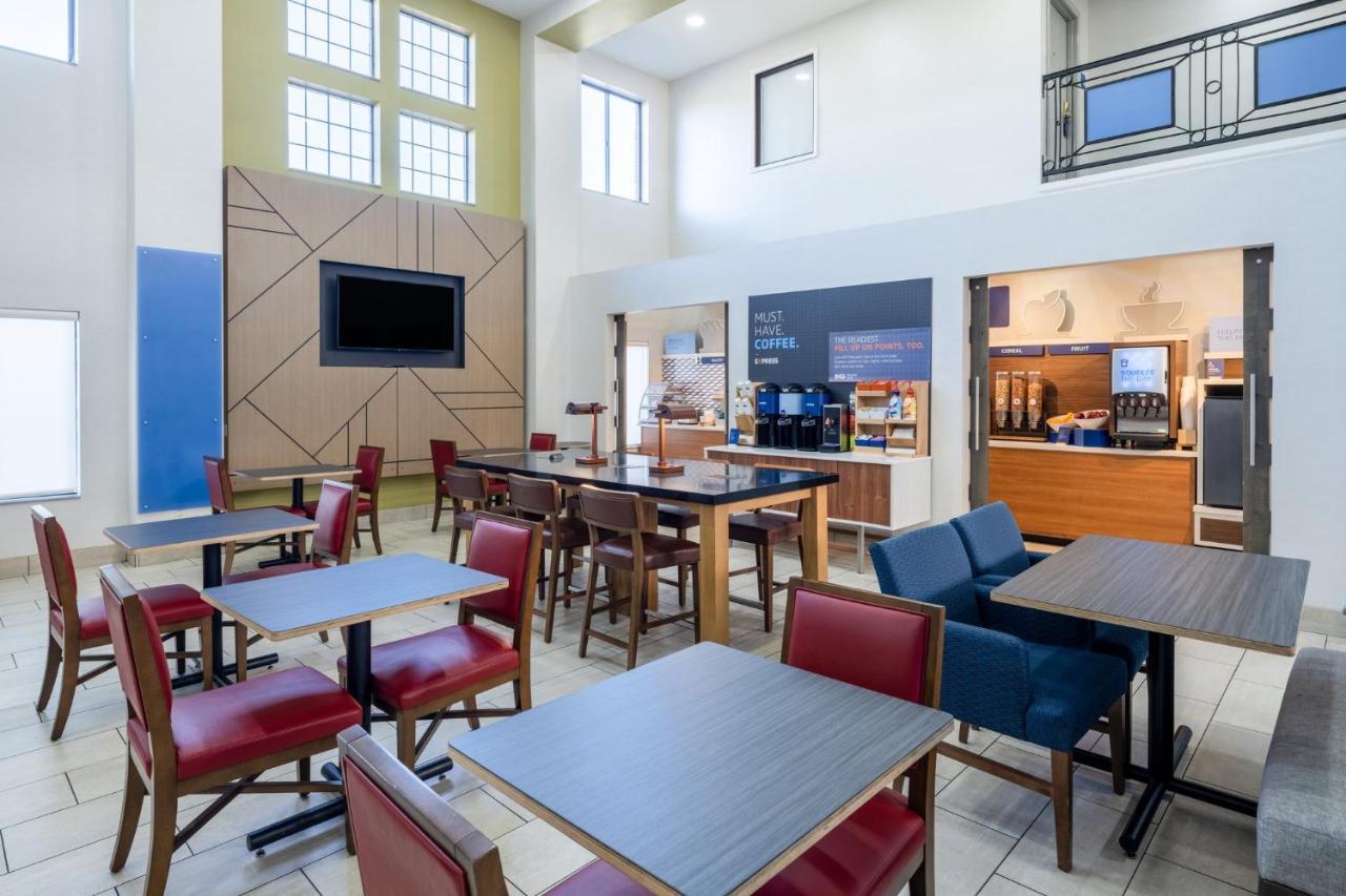 Holiday Inn Express Corydon By Ihg Экстерьер фото